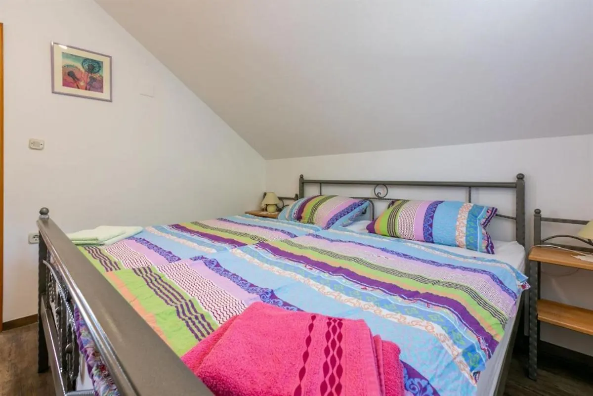 Guest house Boni In Supetarska Draga - Kvarner Region Croatia