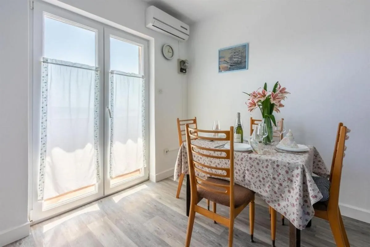 Guest house Boni In Supetarska Draga - Kvarner Region Croatia