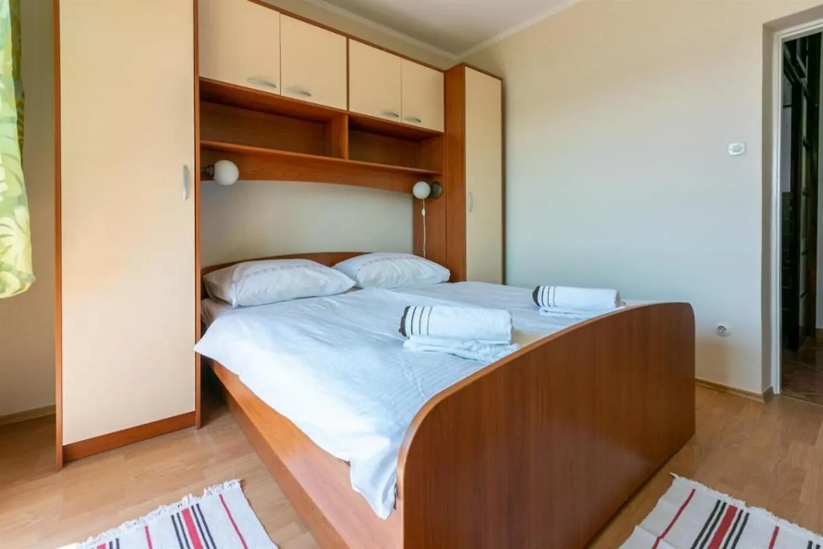 Guest house Boni In Supetarska Draga - Kvarner Region